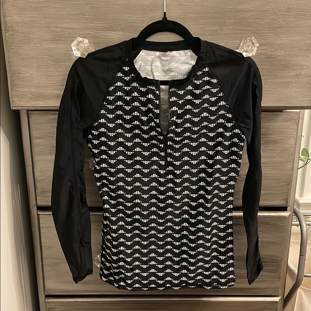 Women’s Rashguard - Picture 2 of 2